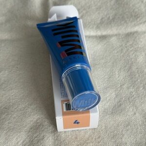 New Milk Hydro Grip Skin Tint Shade 4